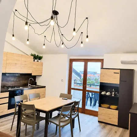 Cozy Near Torre Talao & Historic Centre Feriehus